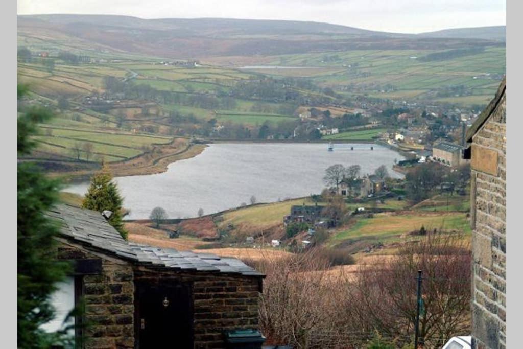 The Vestry - Chapel Retreat With Hot Tub Villa Haworth Bagian luar foto