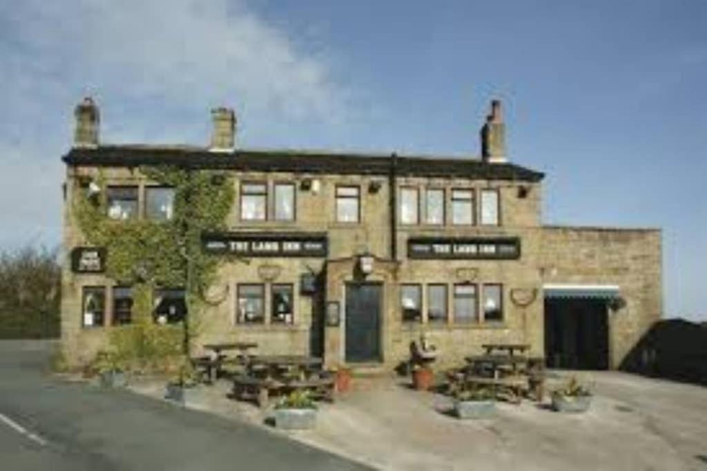 The Vestry - Chapel Retreat With Hot Tub Villa Haworth Bagian luar foto